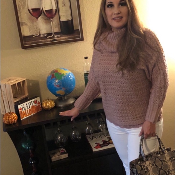 Meet your Posher, Zulie - Picture 13 of 13